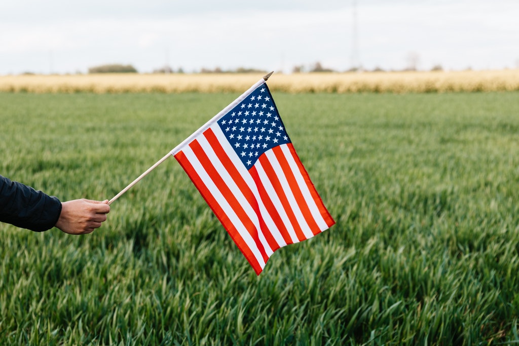 Read more about the article Make These DIY July 4th Place Settings